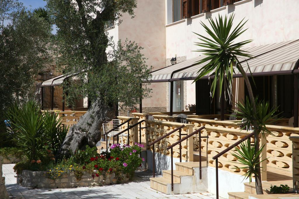 Agricostella Agriturismo Vieste Eksteriør billede